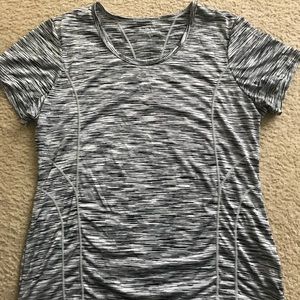 💕Reebok black and white short sleeve shirt💕